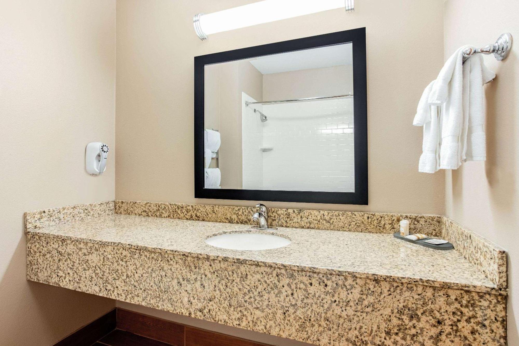 Hotel La Quinta By Wyndham Indianapolis Airport Plainfield Esterno foto